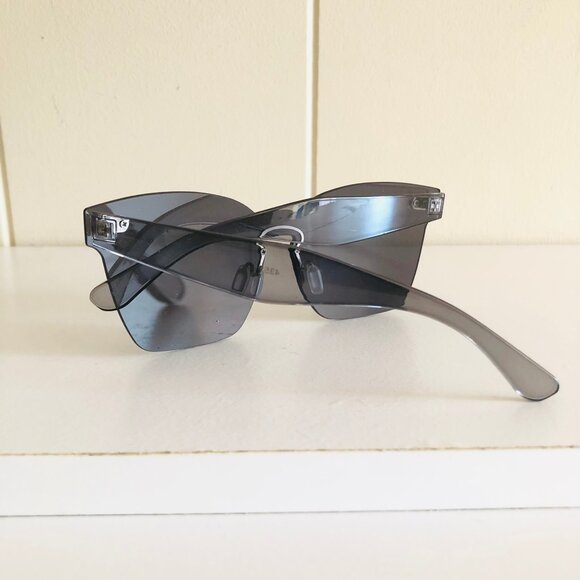 Black Frameless Shield Sunglasses - Picture 9 of 9